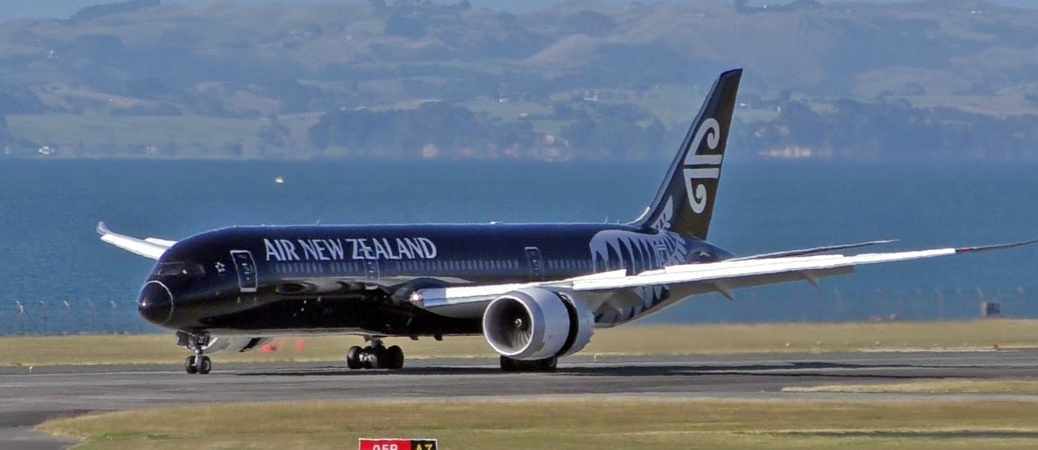 Air New Zealand’s Dreamliner landing takes-off